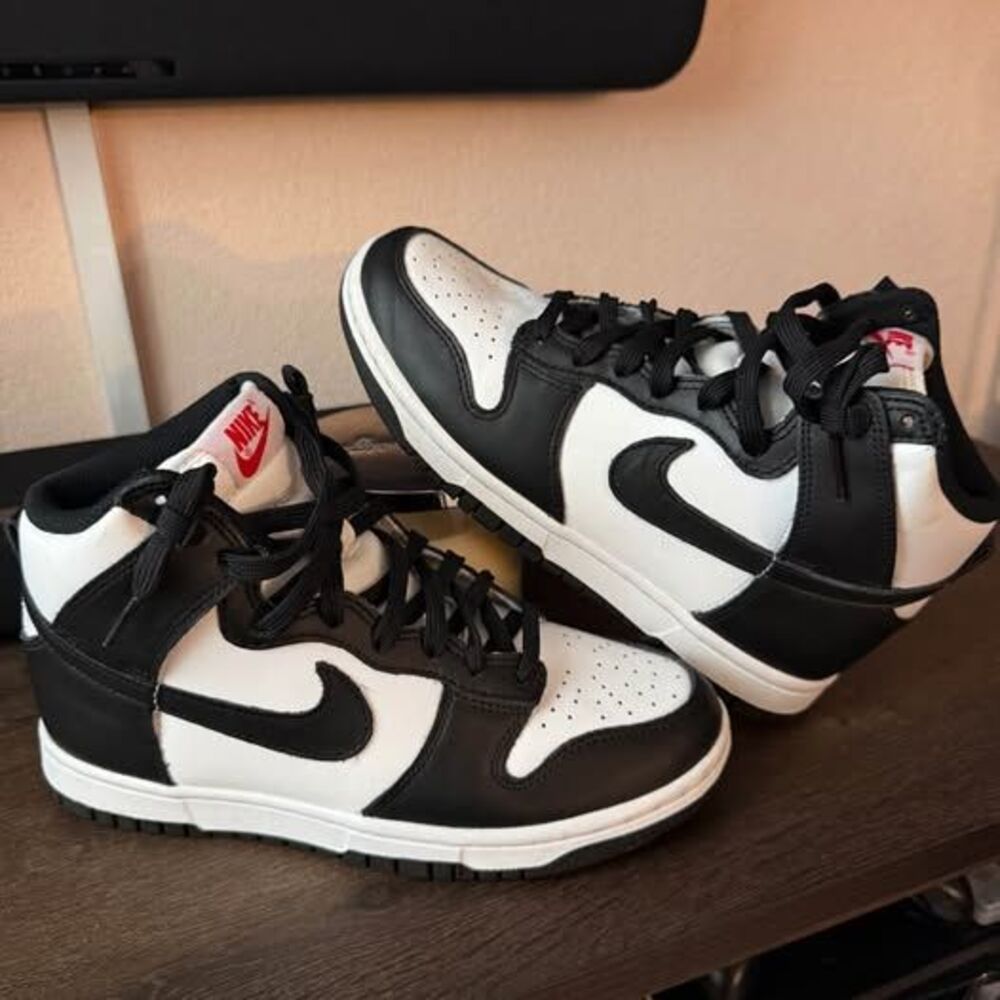 Women’s Nike High Dunks Size 6.5